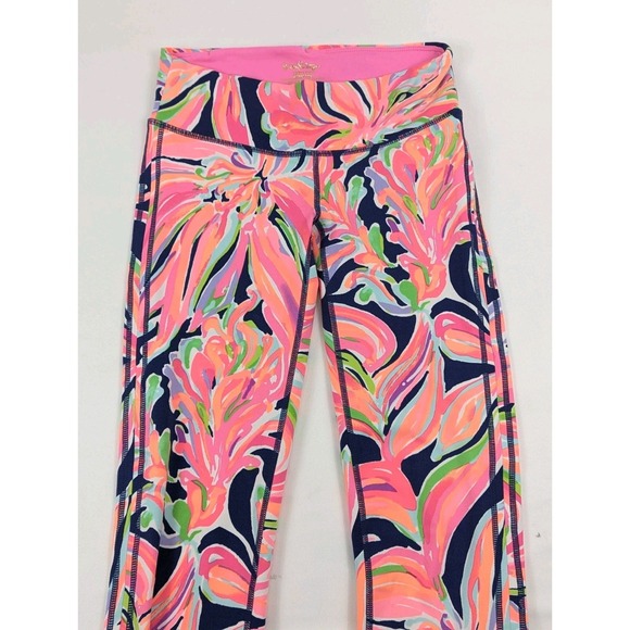 Lilly Pulitzer Luxletic Leggings Womans XS Pink Tropical Capri Performance - Picture 3 of 7
